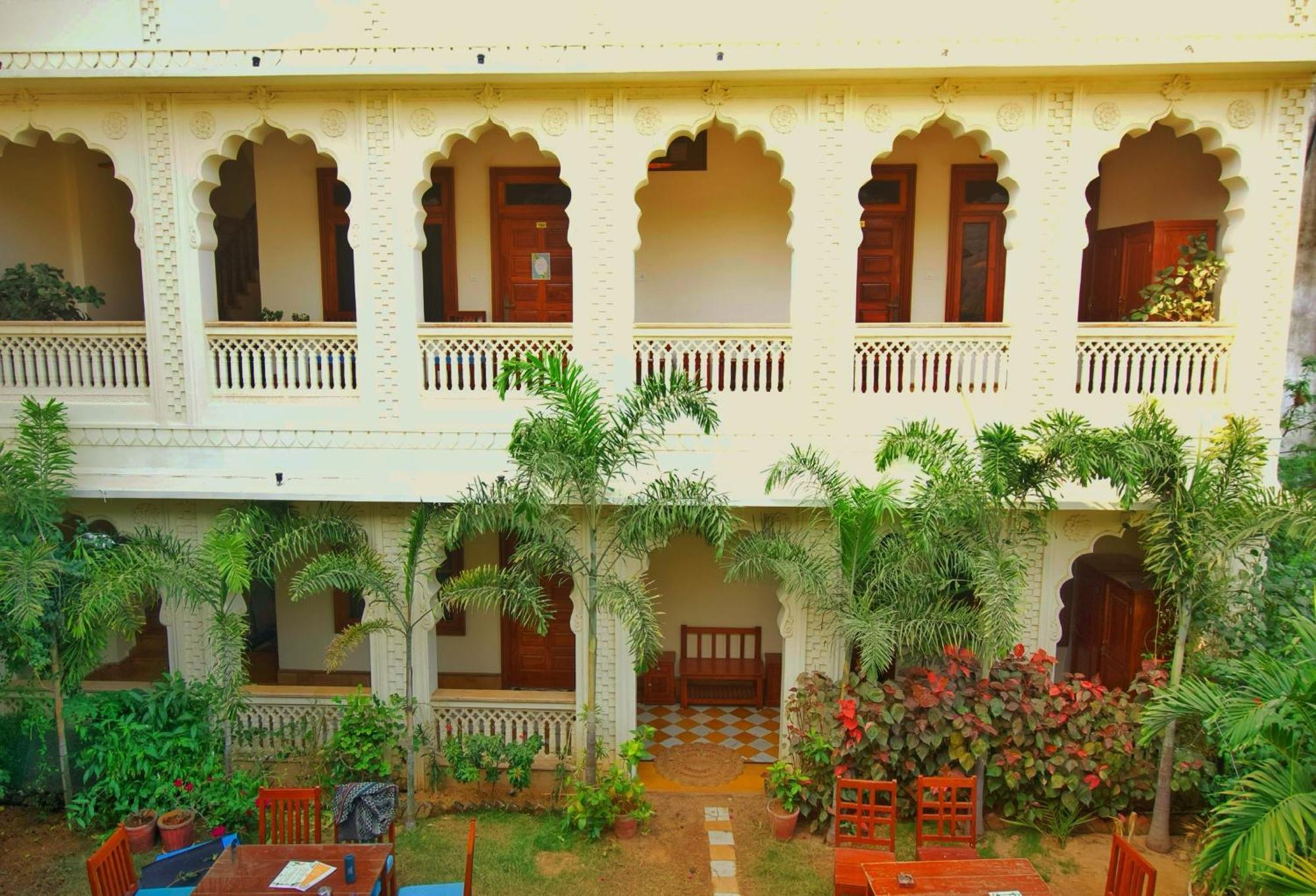 Banana Hostel Pushkar Exterior foto